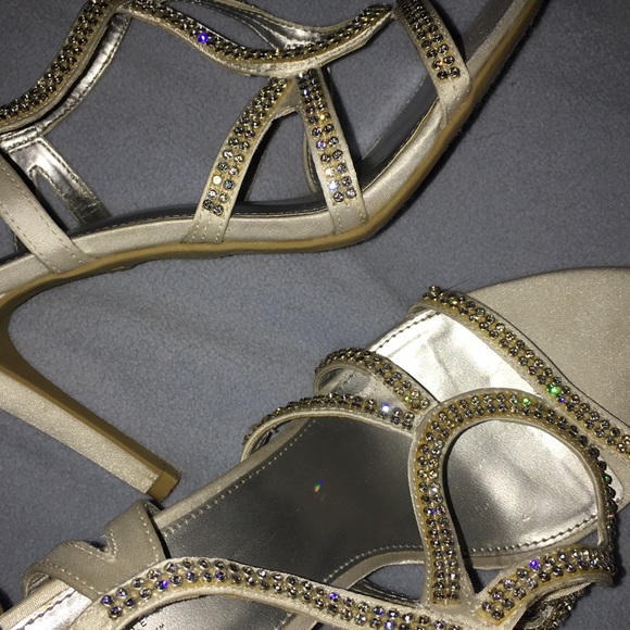 White beaded high heels - Picture 4 of 4